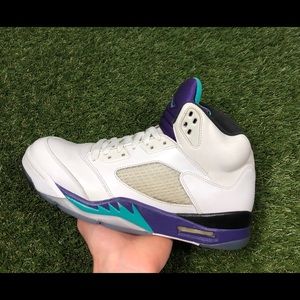 SOLD Jordan Retro 5 Grape (2013) 136027-108